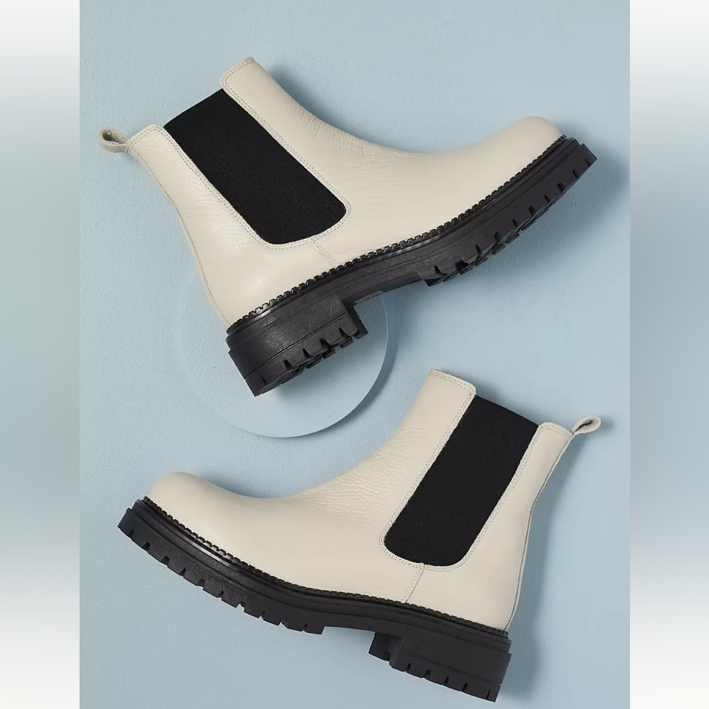 Super Cute Rio Chunky Chelsea Boots! In great condition!